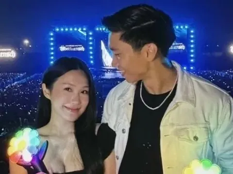 Sao Việt: Đoàn Văn Hậu đắm đuối nhìn vợ Doãn Hải My khi cùng xem concert G-Dragon