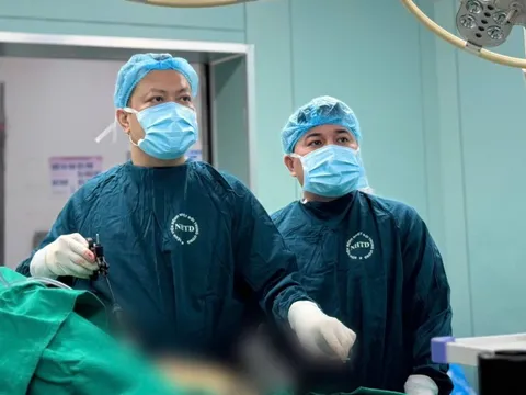 Người đàn ông nhiễm HIV, suy thận được cứu bằng ca nội soi ung thư hiếm gặp 0