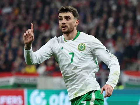 Troy Parrott và cú đáp trả thầm lặng gửi Mourinho