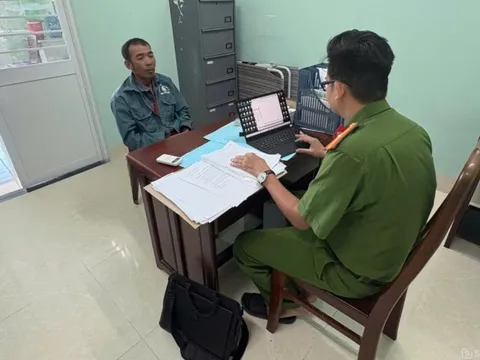 Khởi tố người đàn ông tấn công con rể hàng xóm vì hát karaoke quá giờ