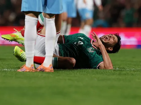 Tuyển Mexico gặp tình thế chưa từng có