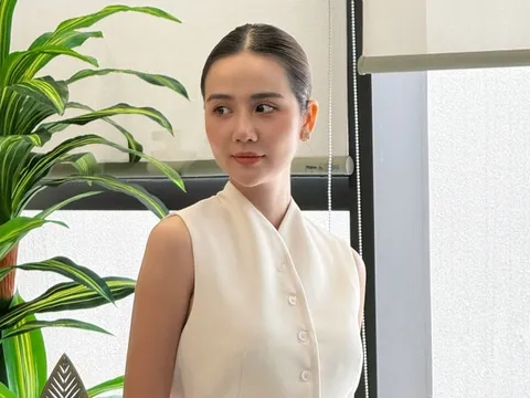 Bộ sưu tập outfit sang chảnh chuẩn 'tổng tài' của Huyền Lizzie