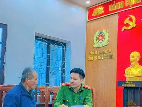 Cụ ông ở Nghệ An đến ngân hàng Agribank để chuyển gấp 300 triệu sau khi nghe cuộc gọi này