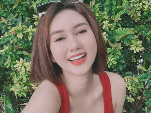 Clip tình tứ của Hương Giang và chồng gây chú ý