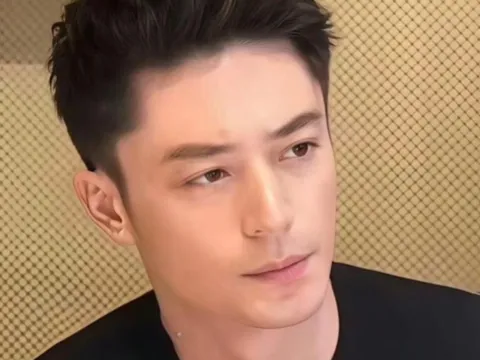 Ai mà ngờ ở tuổi U50, Hoắc Kiến Hoa lại trông như thế này đây!