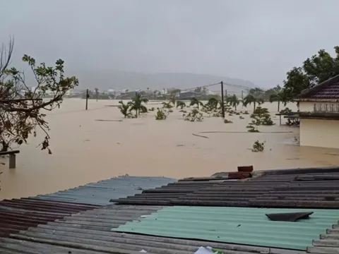 Lũ sông Ba vượt mức báo động 3 gây ngập trên diện rộng ở Gia Lai