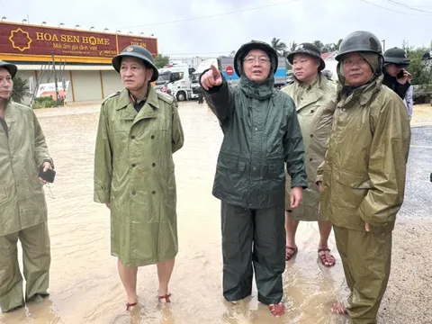 Phó Thủ tướng Hồ Quốc Dũng: Tập trung di dời dân, huy động tổng lực khắc phục chia cắt giao thông tại Đắk Lắk