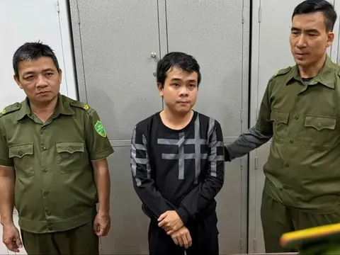 Bắt đối tượng đưa con đi học "tiện tay" giật luôn dây chuyền của bé gái lớp 1