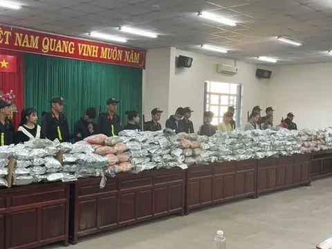 Bí mật ẩn sau nhóm "Cô tiên thơm. Chuyên mùi"