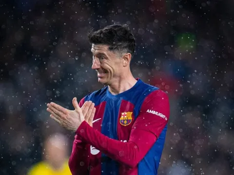 Bí mật rúng động về Lewandowski ở Barcelona