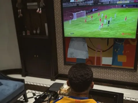 Bức ảnh gây sốt của Hoàng Hên