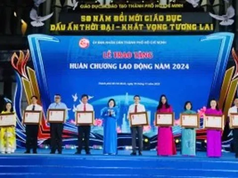 TPHCM vinh danh nhà giáo tiêu biểu qua 50 năm đổi mới giáo dục