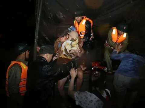 Quân khu 5 triển khai lực lượng khẩn cấp hỗ trợ Gia Lai ứng phó với lũ