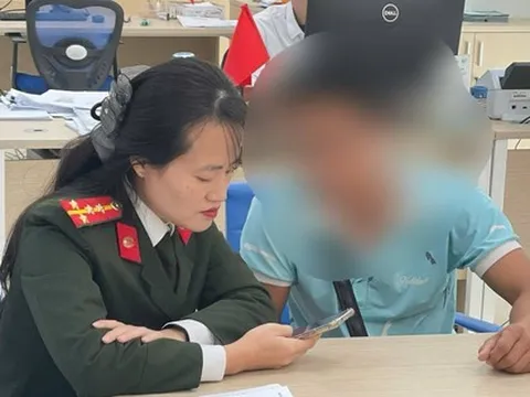 Chưa đến hạn tất toán, người đàn ông vẫn kiên quyết rút sổ tiết kiệm, vay thêm tiền để chuyển khoản 250 triệu: Nhân viên BIDV khuyên không được, liền báo công an