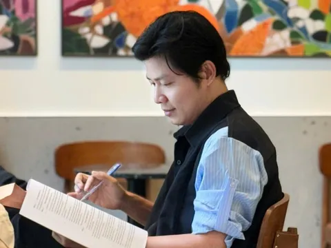 Nhạc sĩ Nguyễn Văn Chung báo tin mừng ở tuổi 42