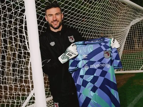 Vụ chuyển nhượng kỳ lạ có thời hạn 7 ngày của CLB Anh