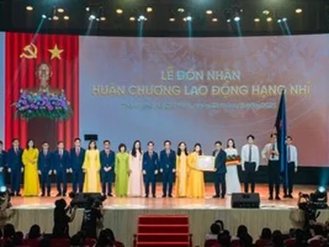 Trường ĐH Văn Lang kỷ niệm 30 năm thành lập, nhận Huân chương Lao động hạng Nhì