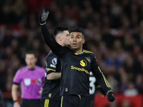 Casemiro mất bộn tiền nếu ở lại MU