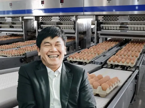 Tỷ phú Trần Đình Long và dàn lãnh đạo Hòa Phát đem gần 60 triệu cổ phiếu HPG của cá nhân làm tài sản đảm bảo cho Nông nghiệp Hòa Phát vay