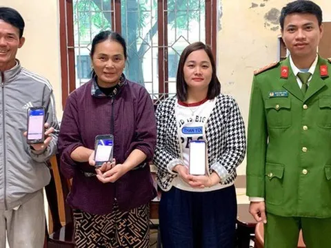 Hai người ở Hà Tĩnh được công an mời lên làm việc sau khi cùng chuyển tiền vào một tài khoản, tổng 150 triệu đồng