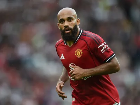 MU thấp thỏm vì Mbeumo