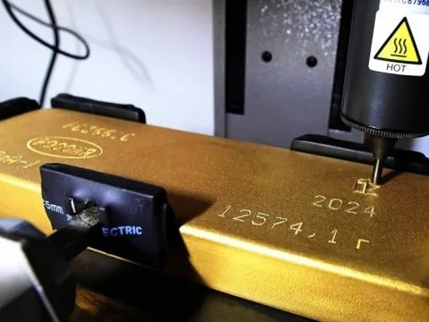 Giá vàng hôm nay 24/11/2025 không chắc chắn, mức giá hiện tại chưa khuyến khích lực mua mới, thị trường cần thêm thời gian