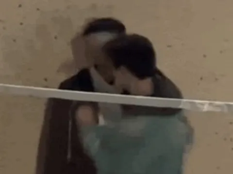 Nam diễn viên nổi tiếng bị bạn diễn 'tác động vật lý' ngã dúi dụi phải nhập viện