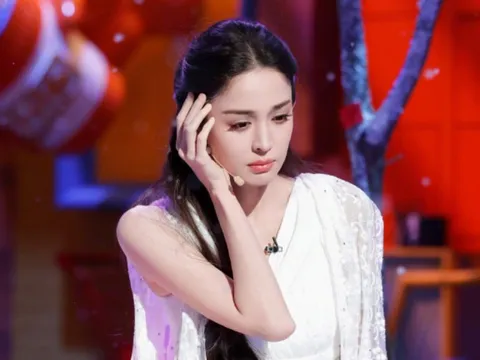 Sao nữ đình đám bị đồng nghiệp công khai 'giành giật' ở hậu trường, hành động phía sau mới gây sốc