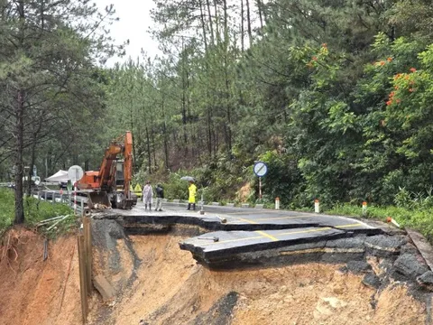 Khẩn cấp khắc phục hư hỏng đèo Mimosa