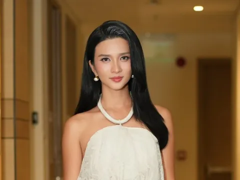 Ngỡ ngàng trước nhan sắc thật của Kim Tuyến ở tuổi U40