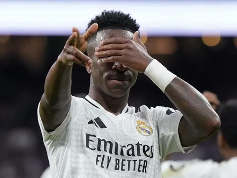 Vinicius và cuộc nổi loạn trong tuyệt vọng