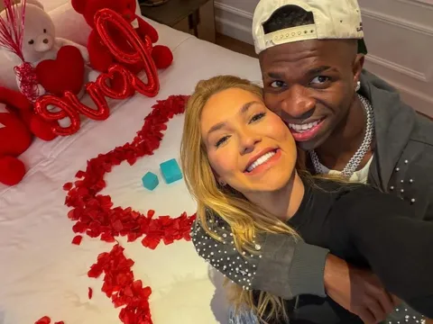 Bạn gái Vinicius giàu nhất giới WAGs