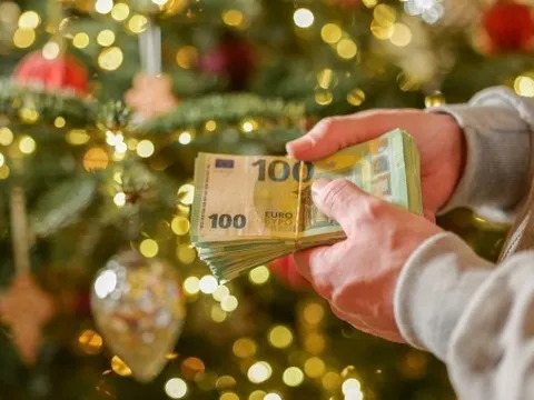 Pháp sắp phát 'trợ cấp Giáng sinh' cho hơn 2 triệu hộ gia đình