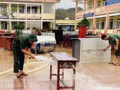 Nỗ lực giữ nhịp học tập khi học sinh vùng lũ trở lại trường