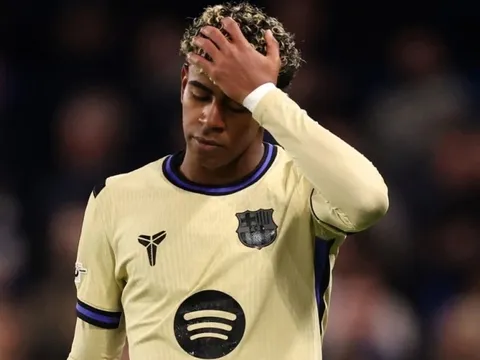 Barcelona thua thảm Chelsea