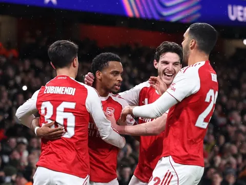 Arsenal lần đầu thắng Bayern tại Champions League sau 10 năm