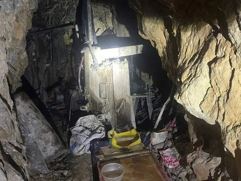 Hà Tĩnh: Lợi dụng đêm tối, các đối tượng khai thác vàng trái phép