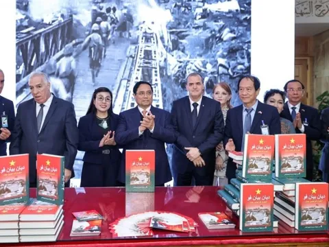 Thủ tướng dự lễ ra mắt cuốn sách 'Điện Biên Phủ' của Đại tướng Võ Nguyên Giáp bằng tiếng Arab