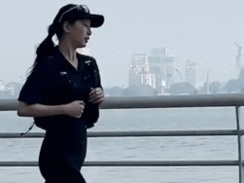 Danh tính nữ diễn viên gây sốt với visual xinh đẹp khi chạy bộ ở Hồ Tây