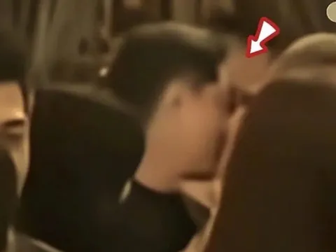 Cặp đôi đình đám nhất nhì showbiz bị bắt gặp ôm hôn nồng cháy