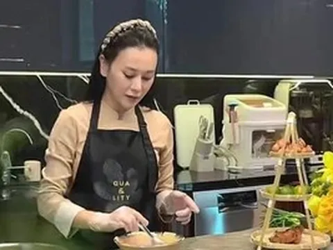 Phương Oanh bất ngờ xuất hiện sau biến cố gia đình, vẻ thoáng buồn gây chú ý