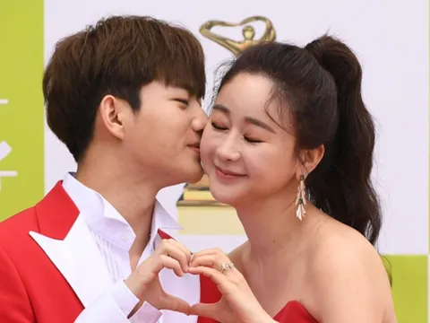 Cặp đôi gây sốc khi vẫn sống chung nhà sau 3 năm ly hôn