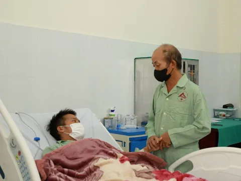 Người cha hiến thận cứu con trai suy thận giai đoạn cuối 0