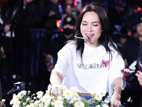 Người đặc biệt được Mỹ Tâm tặng vé xem live concert, đích thân đạp xe đi tìm
