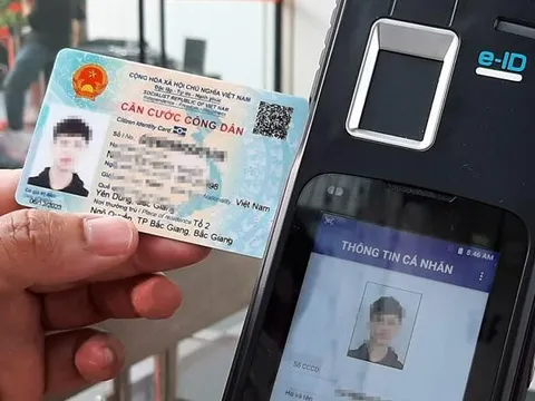 Những loại giấy tờ nào cần nộp cho ngân hàng trước 1/1/2026, tránh bị "đóng băng" toàn bộ giao dịch?