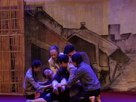 Tái hiện hình ảnh Bác Hồ trên sân khấu Bảo tàng Hồ Chí Minh