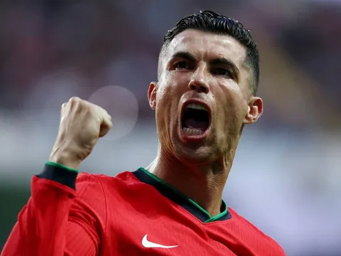 Ronaldo không chấp nhận hồi kết