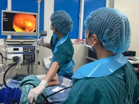 Bé 6 tuổi mắc 4 khối polyp đại tràng 0