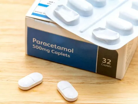 Uống Paracetamol sai cách, nữ sinh 14 tuổi phải cấp cứu gấp 1