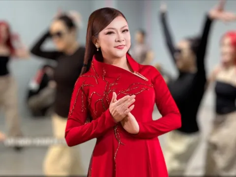 Clip ca sĩ Như Quỳnh nhảy như dancer chuyên nghiệp ở tuổi U60 khiến dân tình rần rần